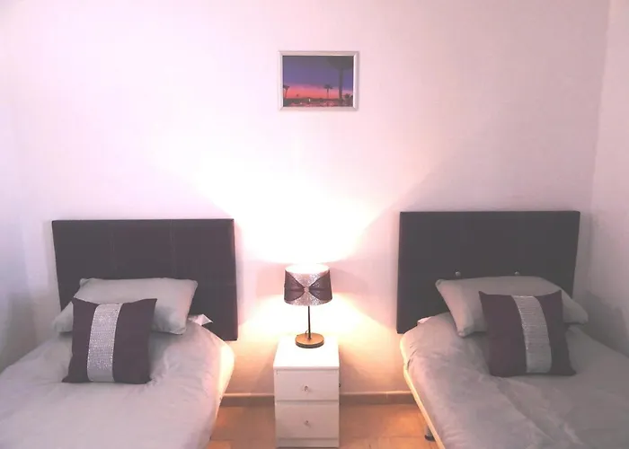 - 5 - Palmeras 3 * Puerto del Carmen (Lanzarote)